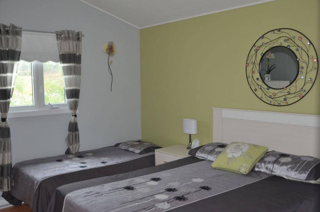 Gite Petales De Rose Cap-des-Rosiers Zimmer foto